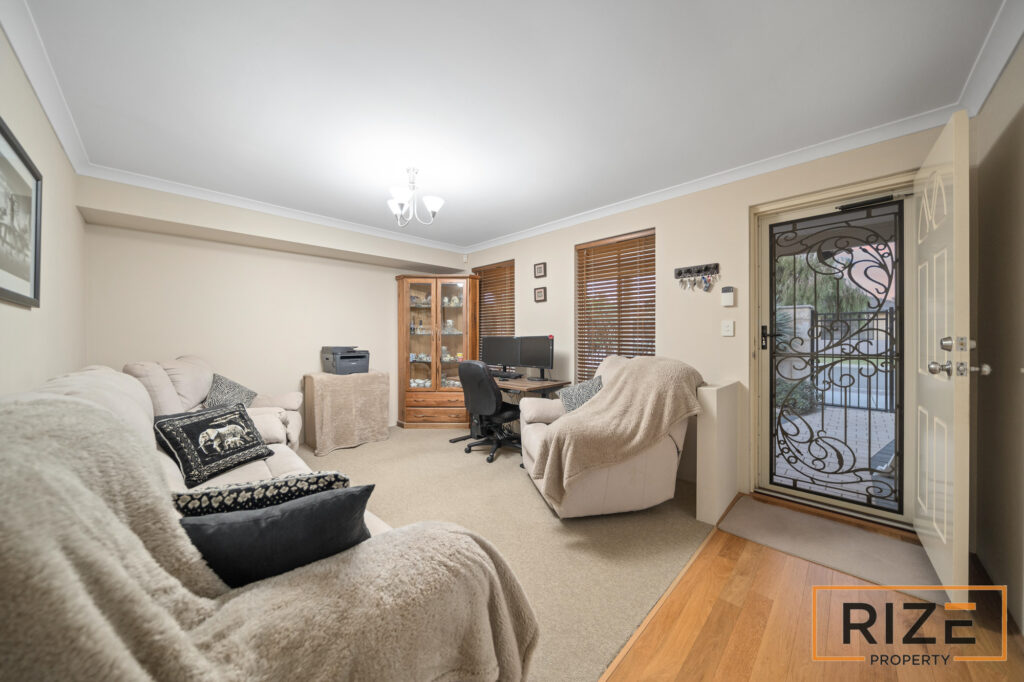 33 Lauderdale Ramble, Carramar-15