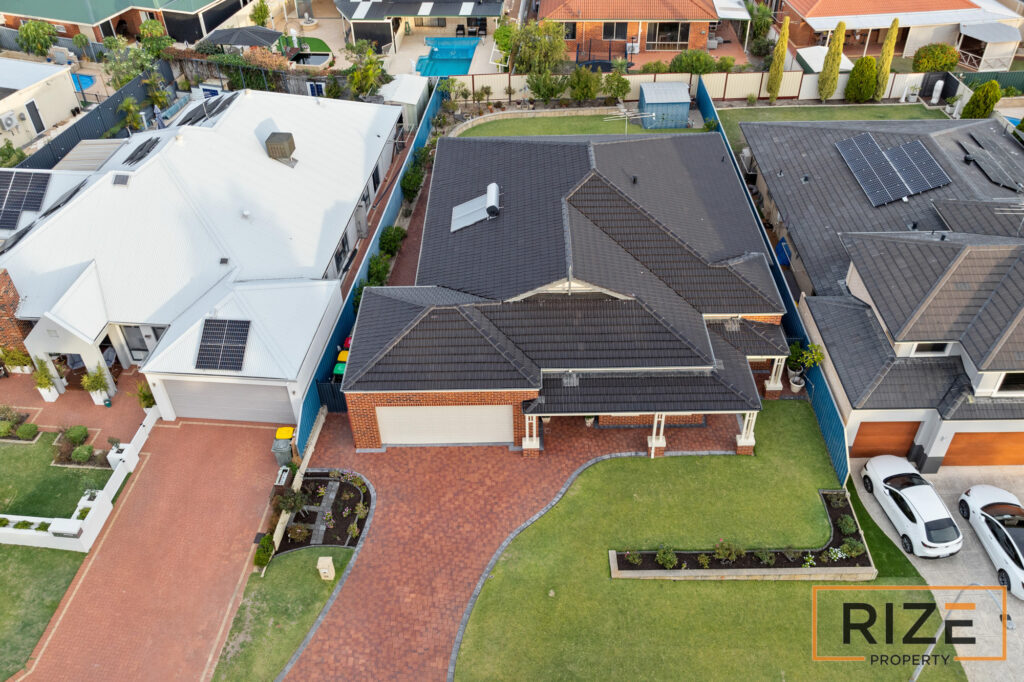 98 Golf Links Dr, Carramar-1