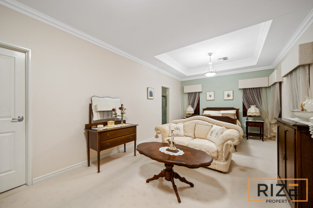 98 Golf Links Dr, Carramar-15