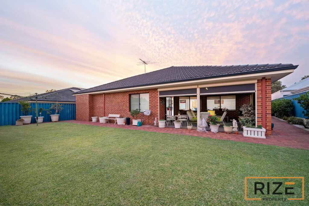 98 Golf Links Dr, Carramar-38