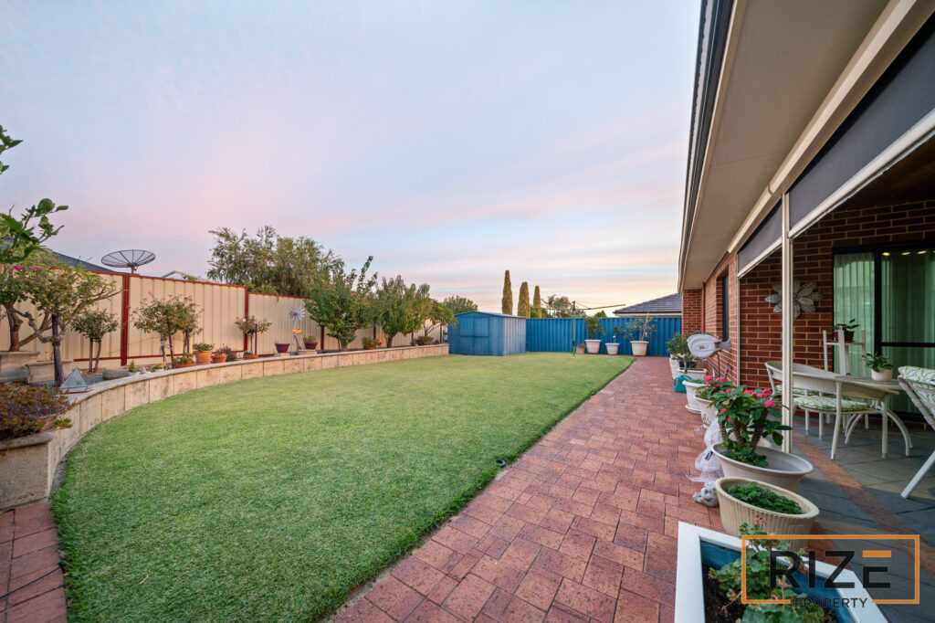 98 Golf Links Dr, Carramar-41