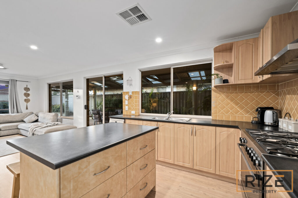 5 Toorie Pl, Quinns Rocks-15