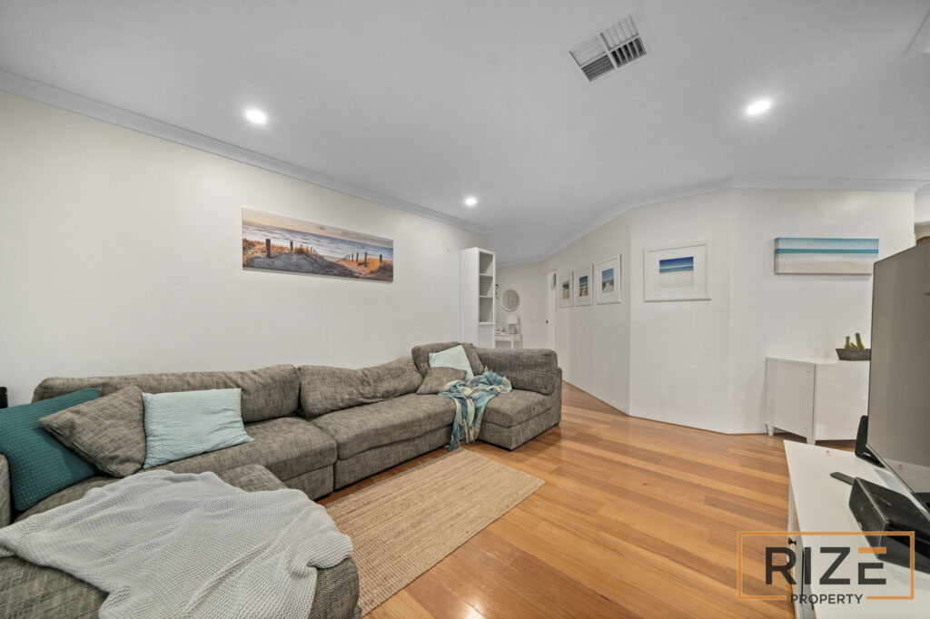 84 Bayport Cct, Mindarie-13