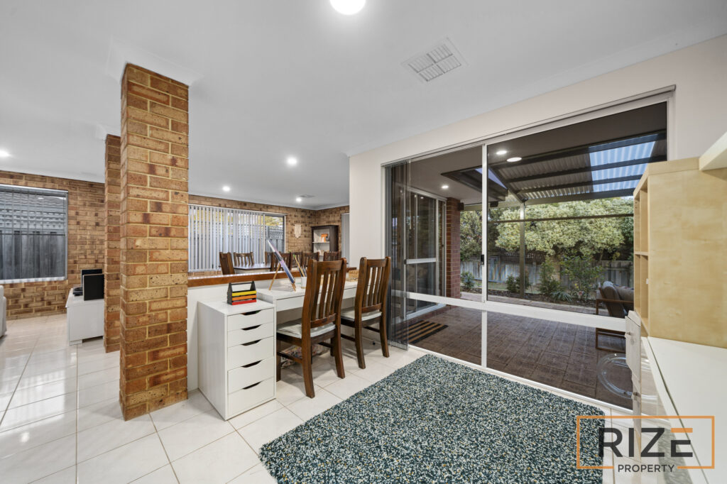 84 Bayport Cct, Mindarie-16