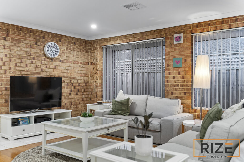 84 Bayport Cct, Mindarie-21