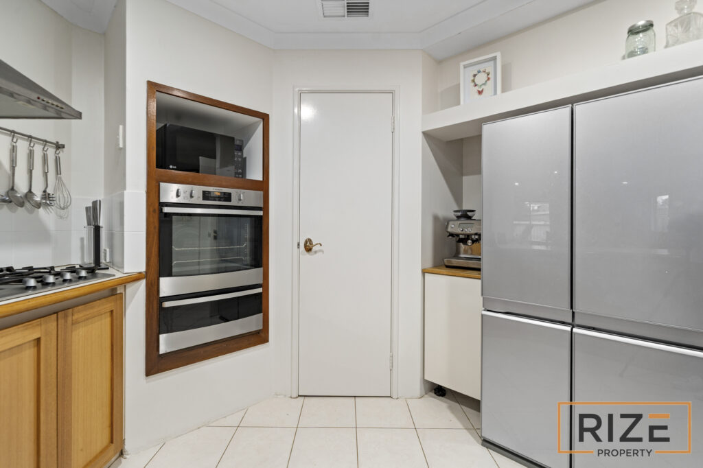 84 Bayport Cct, Mindarie-24