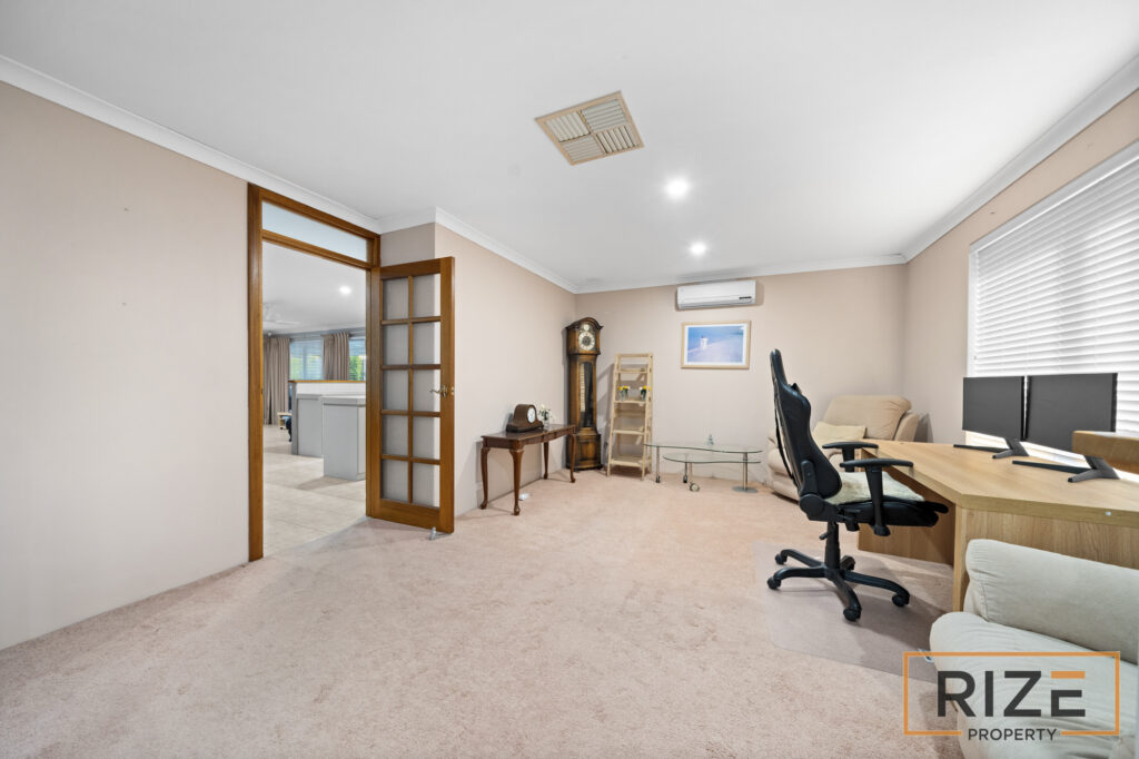 21 Sherlock Rise, Carramar-11