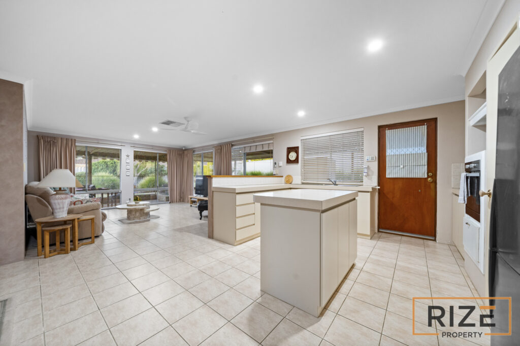 21 Sherlock Rise, Carramar-13