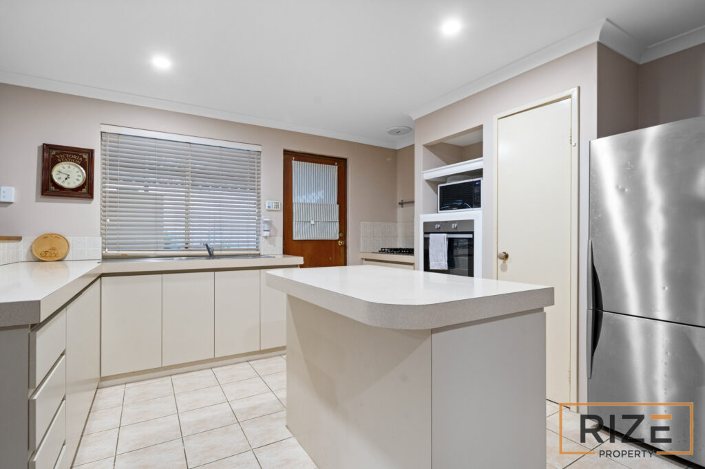 21 Sherlock Rise, Carramar-14