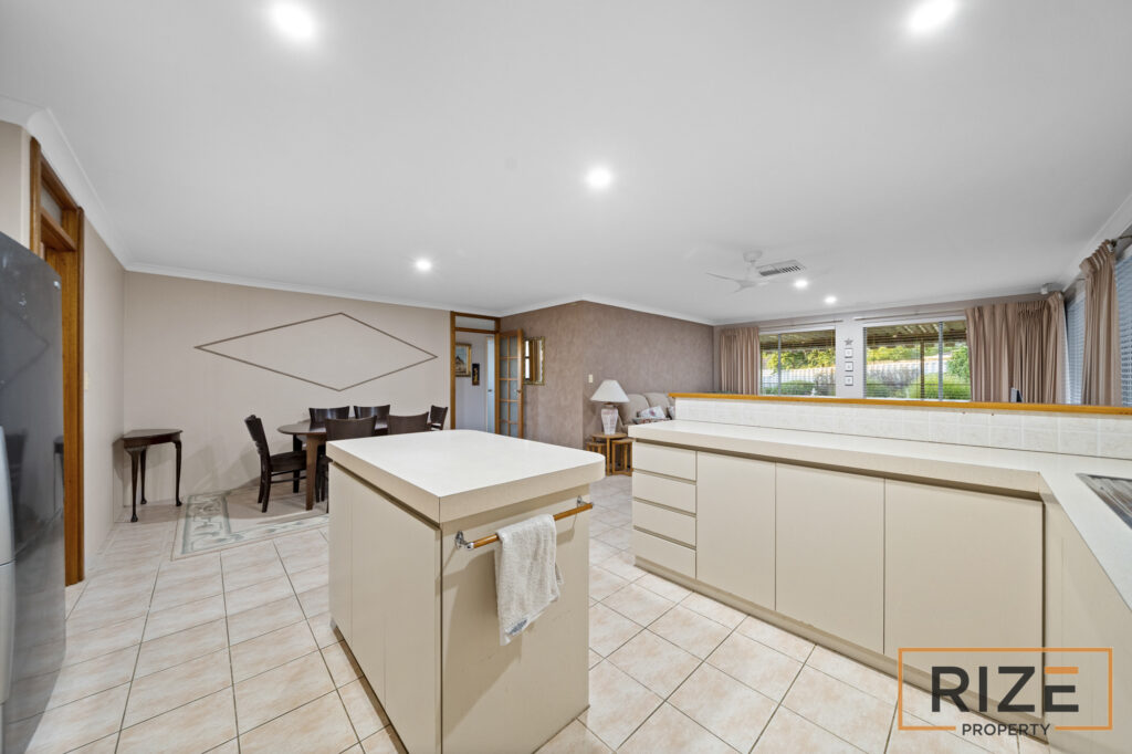 21 Sherlock Rise, Carramar-15