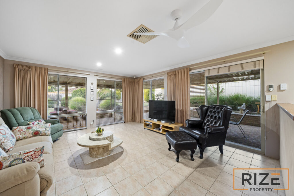 21 Sherlock Rise, Carramar-16