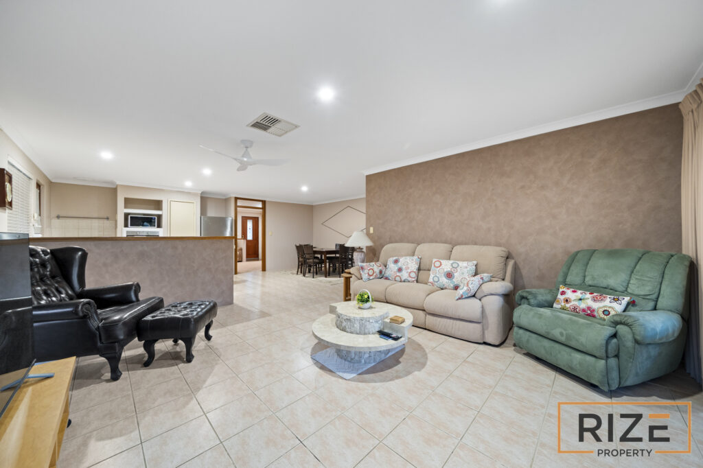 21 Sherlock Rise, Carramar-17