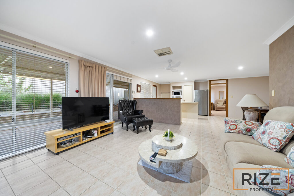 21 Sherlock Rise, Carramar-18
