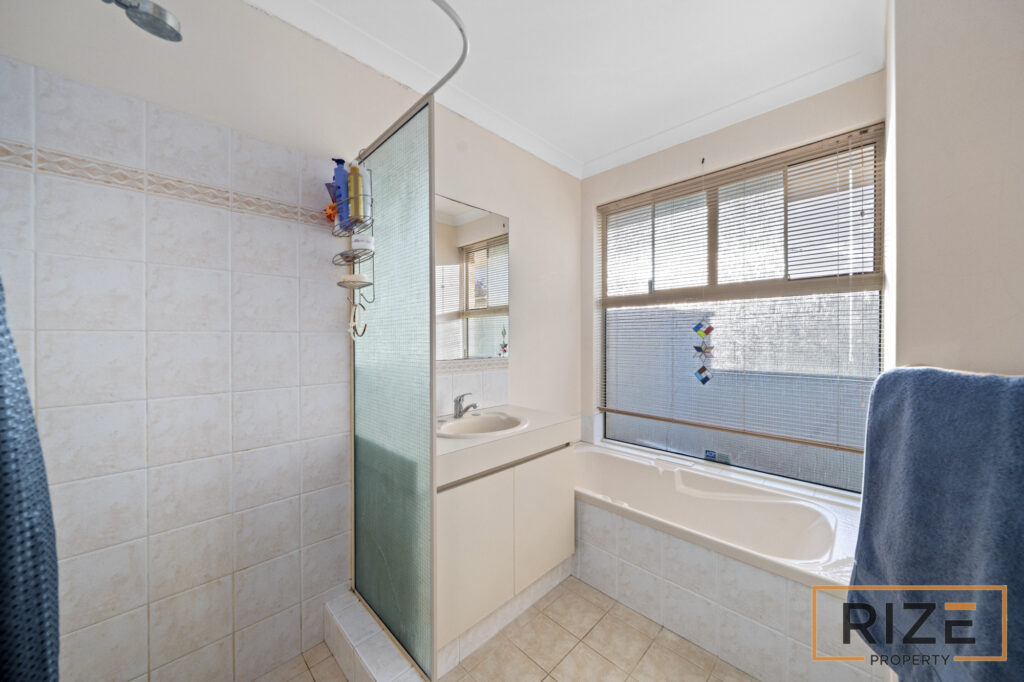 21 Sherlock Rise, Carramar-24