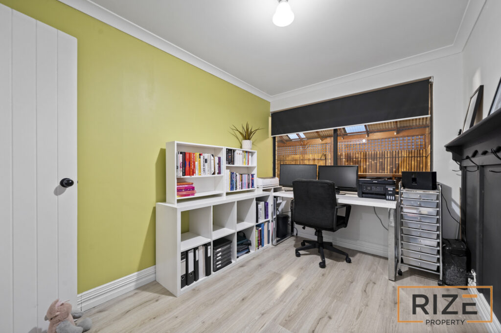 22 Langmuir Way, Tapping-10