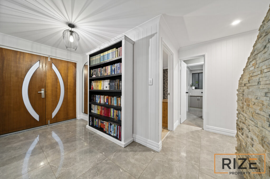 22 Langmuir Way, Tapping-12