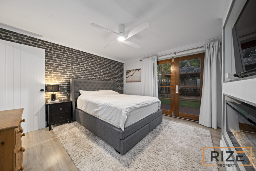 22 Langmuir Way, Tapping-15