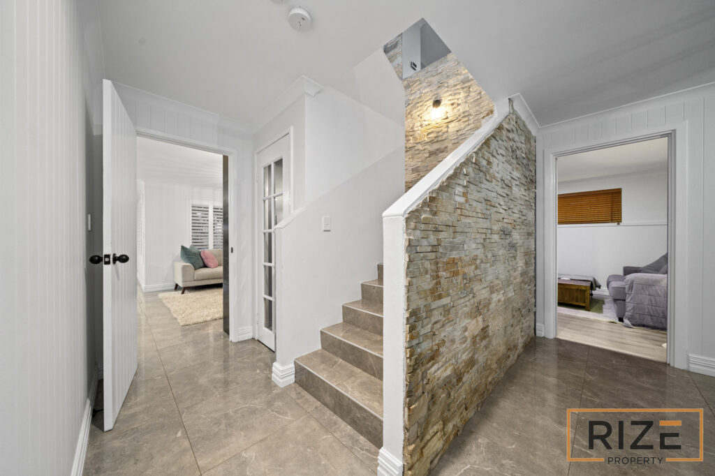 22 Langmuir Way, Tapping-18