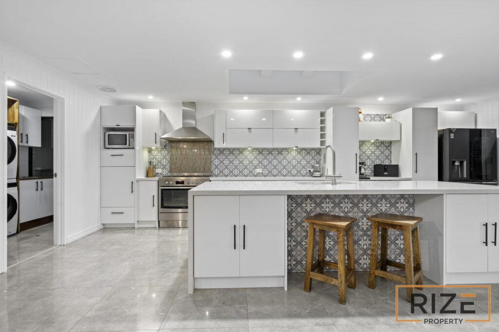 22 Langmuir Way, Tapping-23