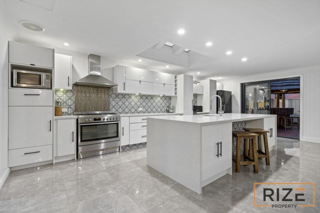 22 Langmuir Way, Tapping-24