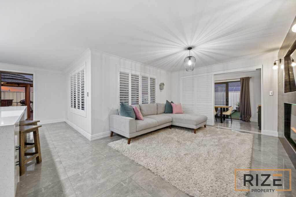 22 Langmuir Way, Tapping-25