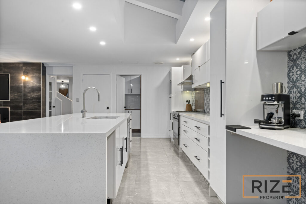 22 Langmuir Way, Tapping-27