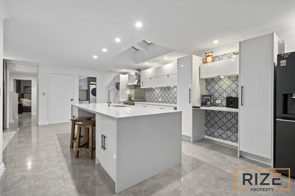 22 Langmuir Way, Tapping-28