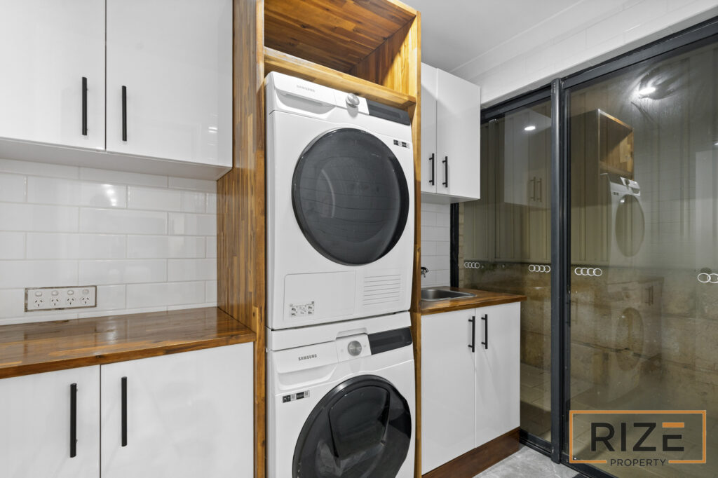 22 Langmuir Way, Tapping-29