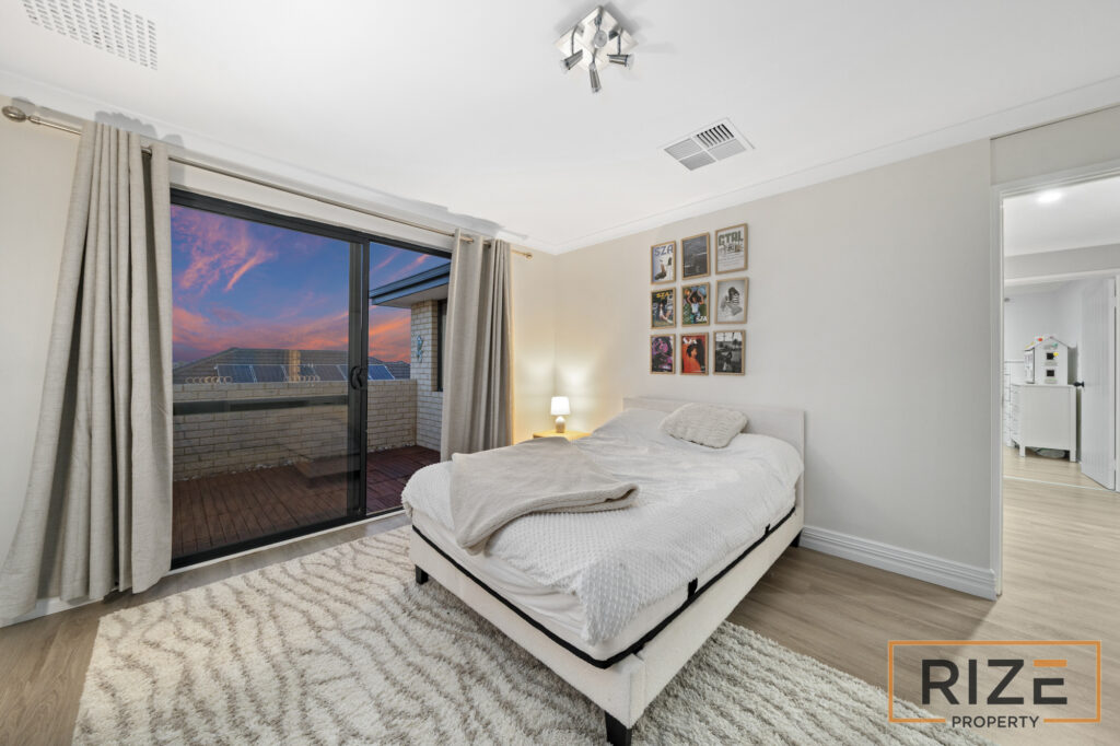 22 Langmuir Way, Tapping-38