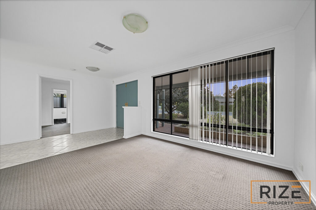 5 Coolamine Cl, Carramar-14