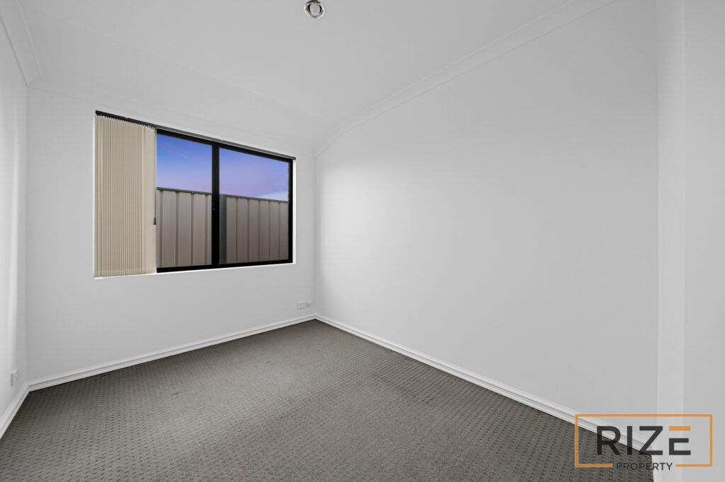 5 Coolamine Cl, Carramar-15