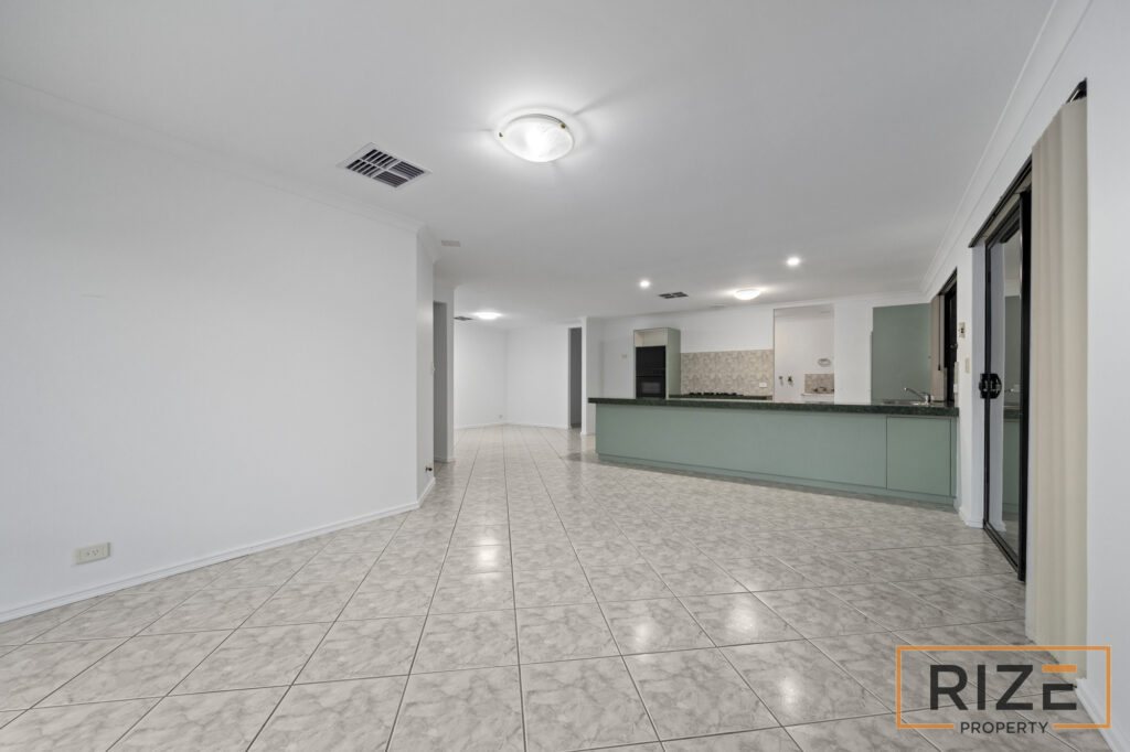 5 Coolamine Cl, Carramar-26