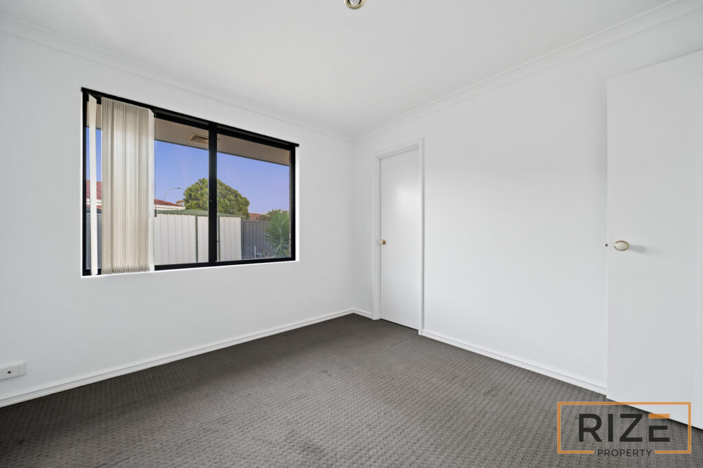 5 Coolamine Cl, Carramar-28