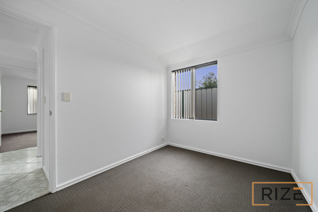 5 Coolamine Cl, Carramar-31