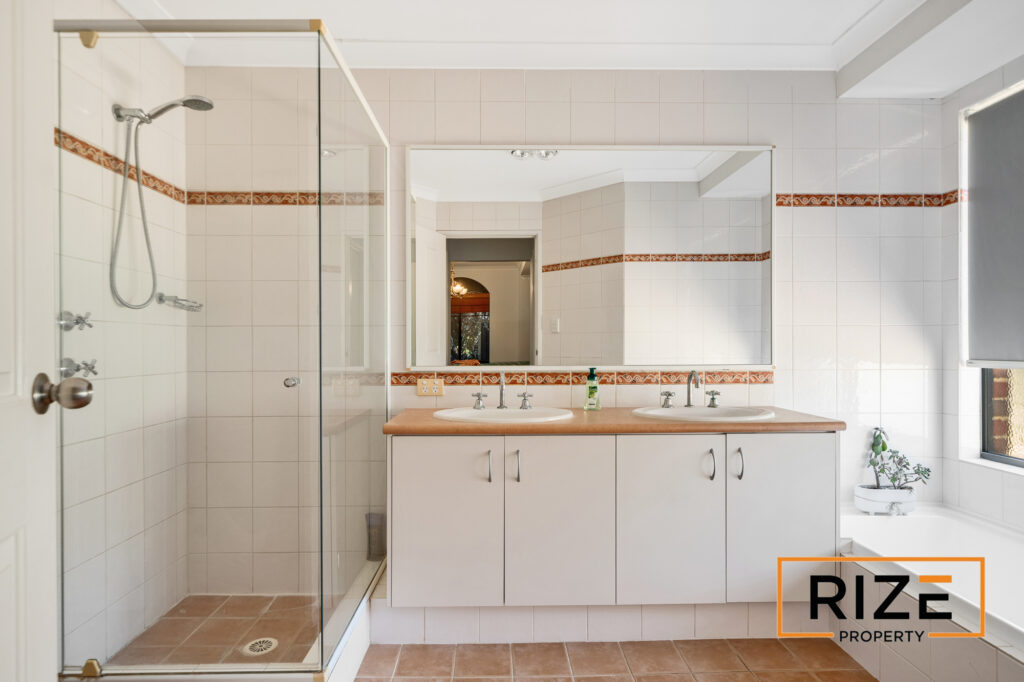 11 Nerrima Turn, Tapping_LR_Logo-11