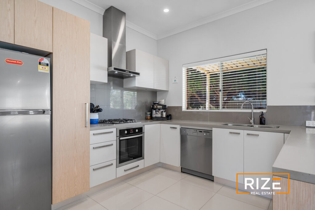 12 Yatala Cl, Currambine_LR_Logo-14