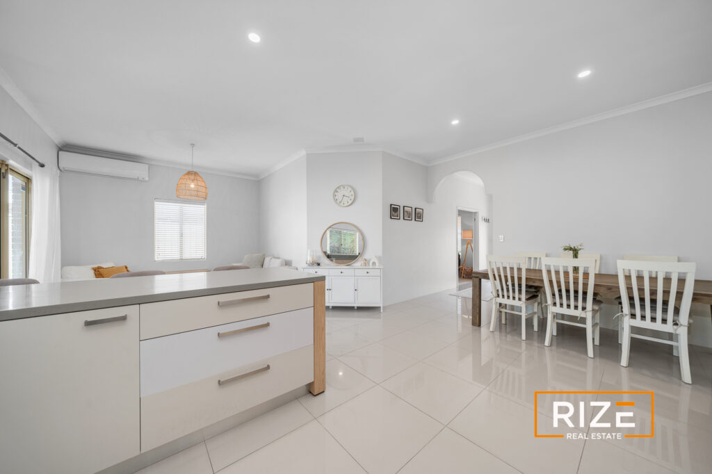 12 Yatala Cl, Currambine_LR_Logo-15