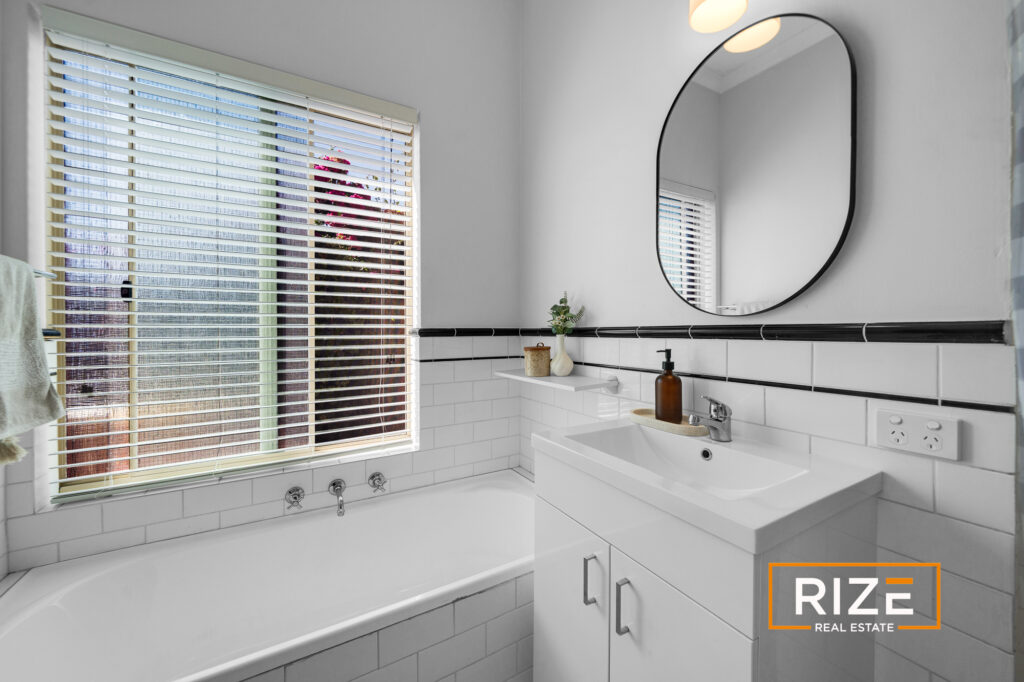 12 Yatala Cl, Currambine_LR_Logo-20