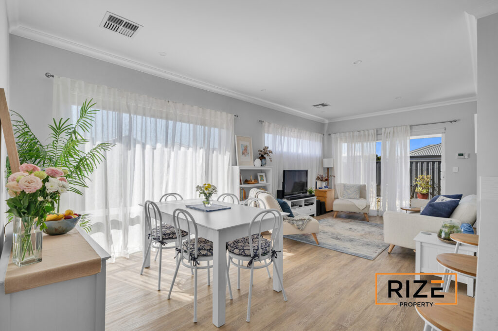 15 Formosa Way, Banksia Grove_LR_Logo-10