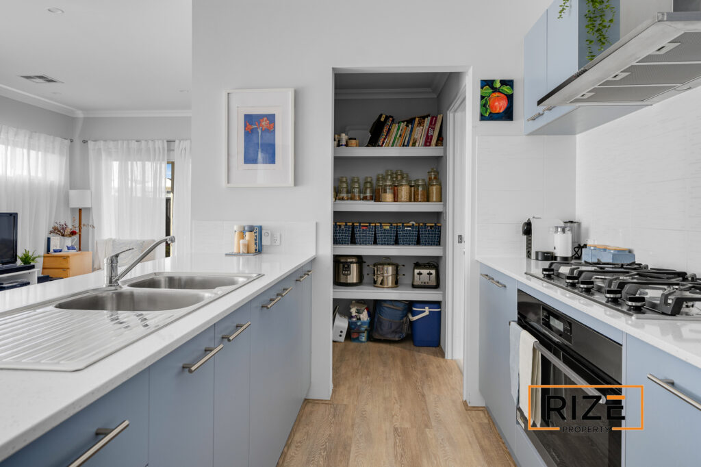 15 Formosa Way, Banksia Grove_LR_Logo-20