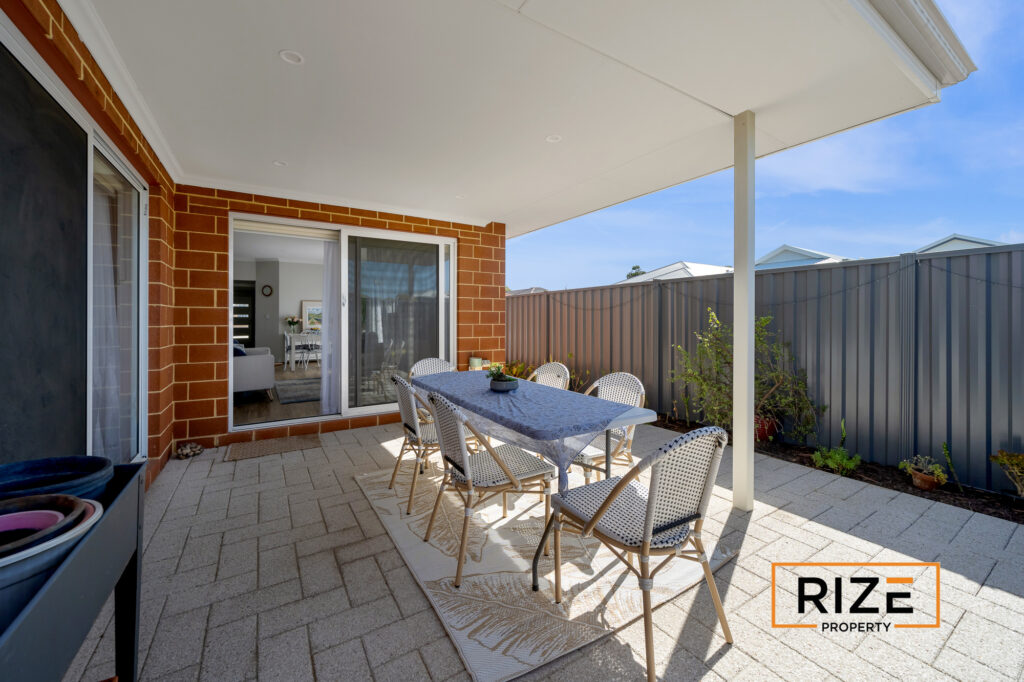 15 Formosa Way, Banksia Grove_LR_Logo-32