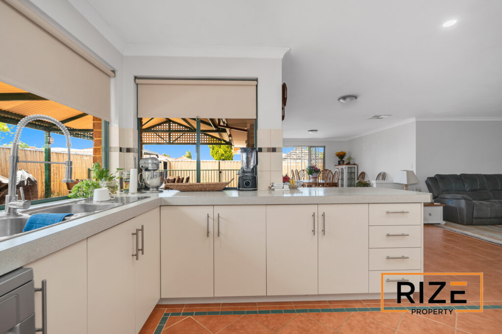 16 Ollera Meander, Carrama_LR_Logo-13