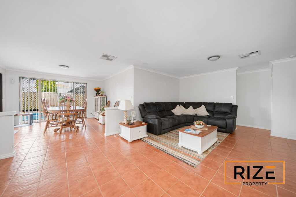 16 Ollera Meander, Carrama_LR_Logo-14