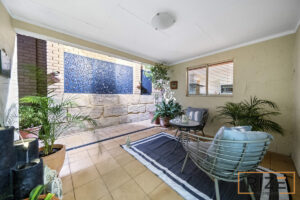 TW23-Ashley-Ave-Quin_e703-1176-315c-777a-59a7-bb58-9e46-02d9_20251203043149