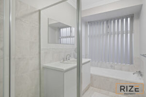 23-Sherlock-Rise-Car_f363-7c53-678c-74e9-ceed-f930-52e8-f78f_20260105042941