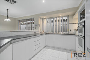 23-Sherlock-Rise-Car_0511-53f6-44fe-c5b2-468f-df09-6442-2226_20260105042925