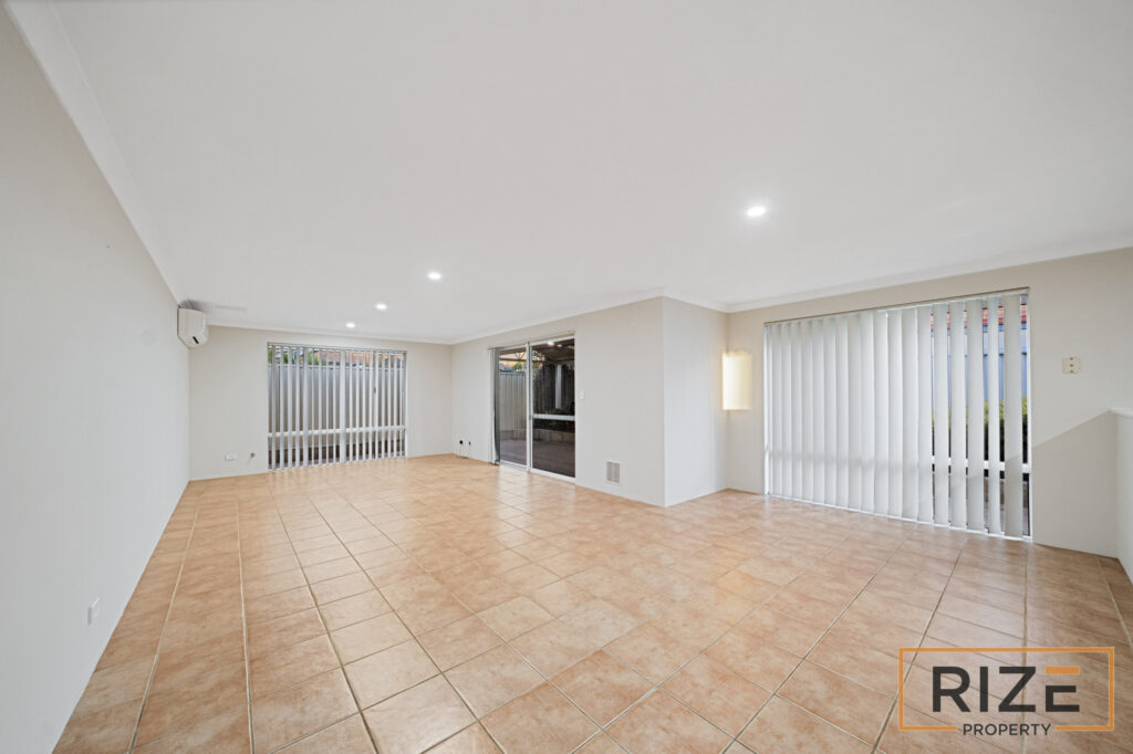 3 Lyndavale Loop, Carramar-11