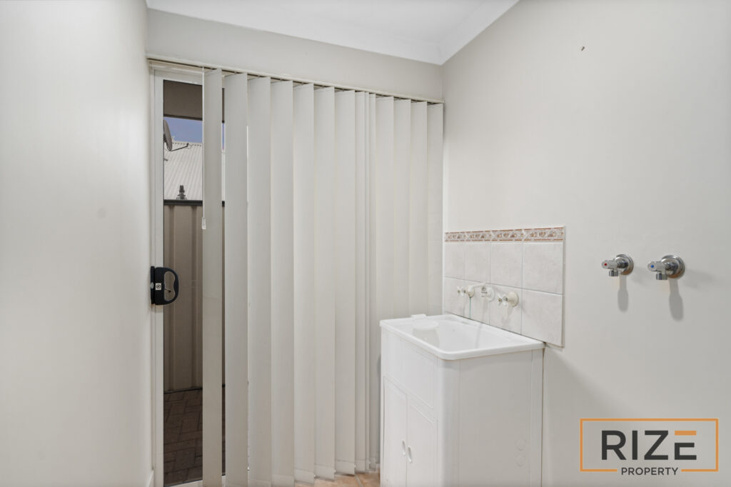 3 Lyndavale Loop, Carramar-14