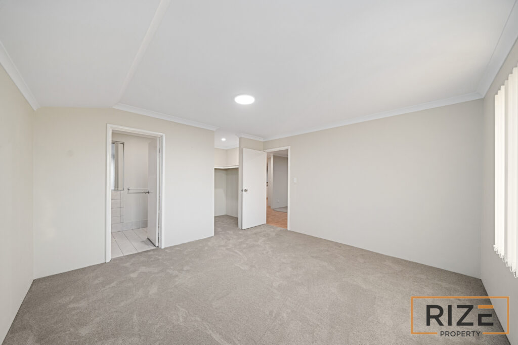 3 Lyndavale Loop, Carramar-3
