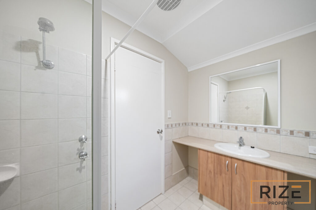 3 Lyndavale Loop, Carramar-4